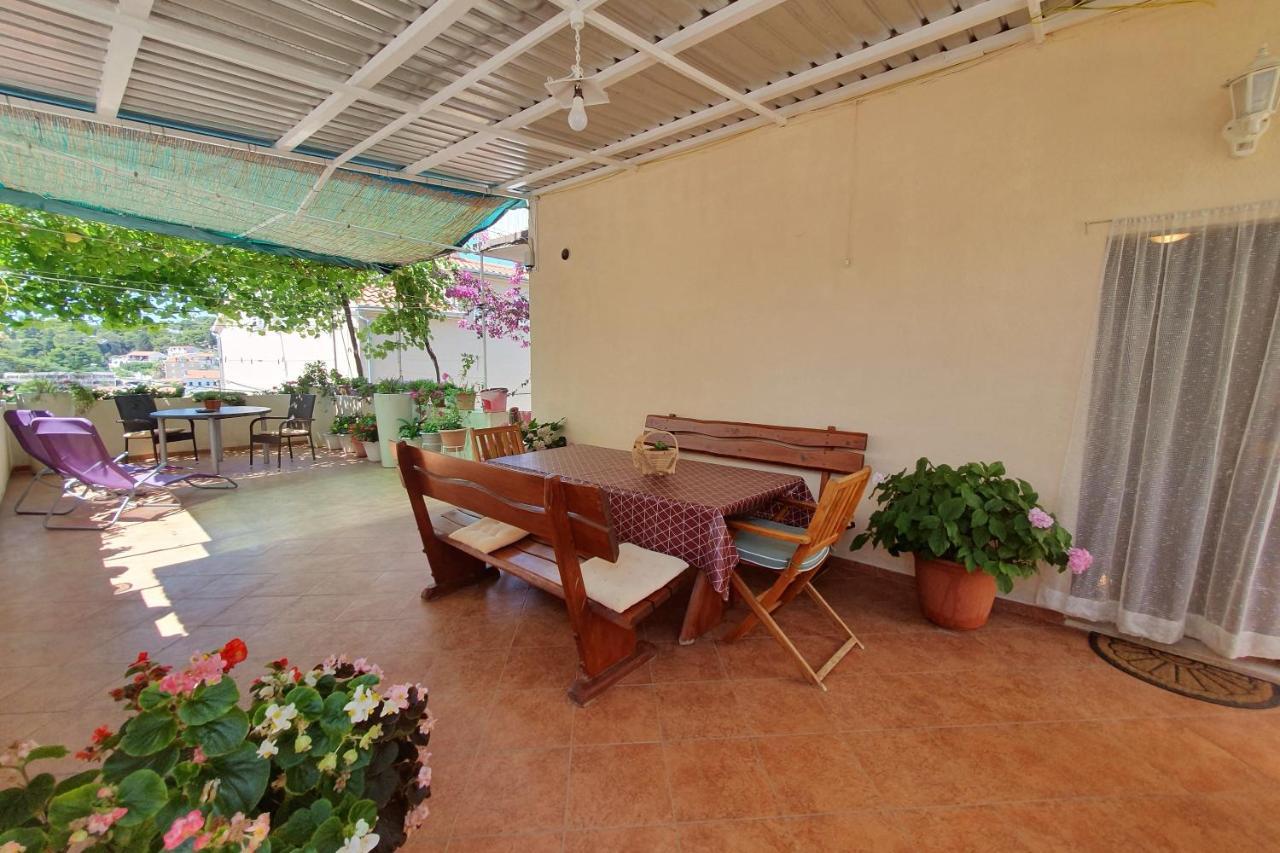 Tia Guest house